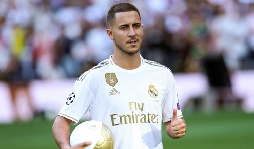 伤病无碍！徐杰兜出来迎着防守 坚决出手超远三分一箭穿心！